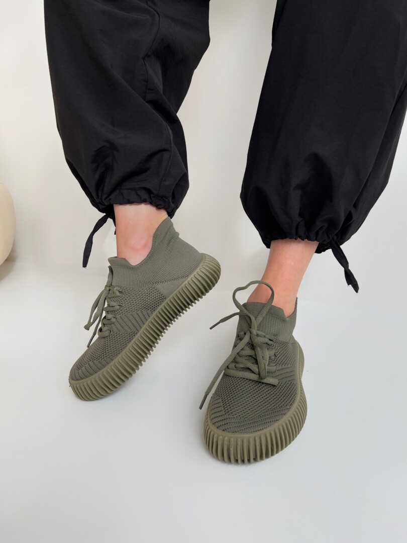 Кросівки з сіткою зелені