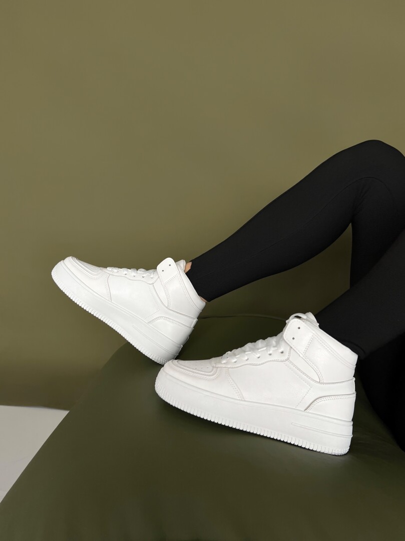 Кросівки Hyper білі
